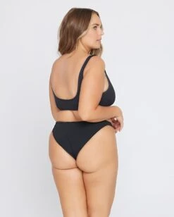 Ribbed Camacho Bikini Bottom -Meer Traum Geschaft 5796002 ROBBIE CAMACHO BLK A 4 6e21d35c e3a6 4d36 bfd2 fb20db33c3aa