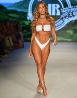 Serena Tango Bottom - White 27 Serena Tango Bottom - White -Meer Traum Geschaft PARAISO BEACH BUNNY SPSU23 RUNWAY NOELANI BANDEAU TOP SERENA TANGO BOTTOM WHTE 2 1417d124 192b 47a7 b281 161fe5a4d59c